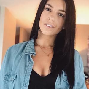 Meet your Posher, Léa